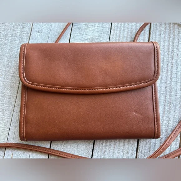 Vintage Coach Envelpoe Swing Wallet #4843 - Picture 4 of 15